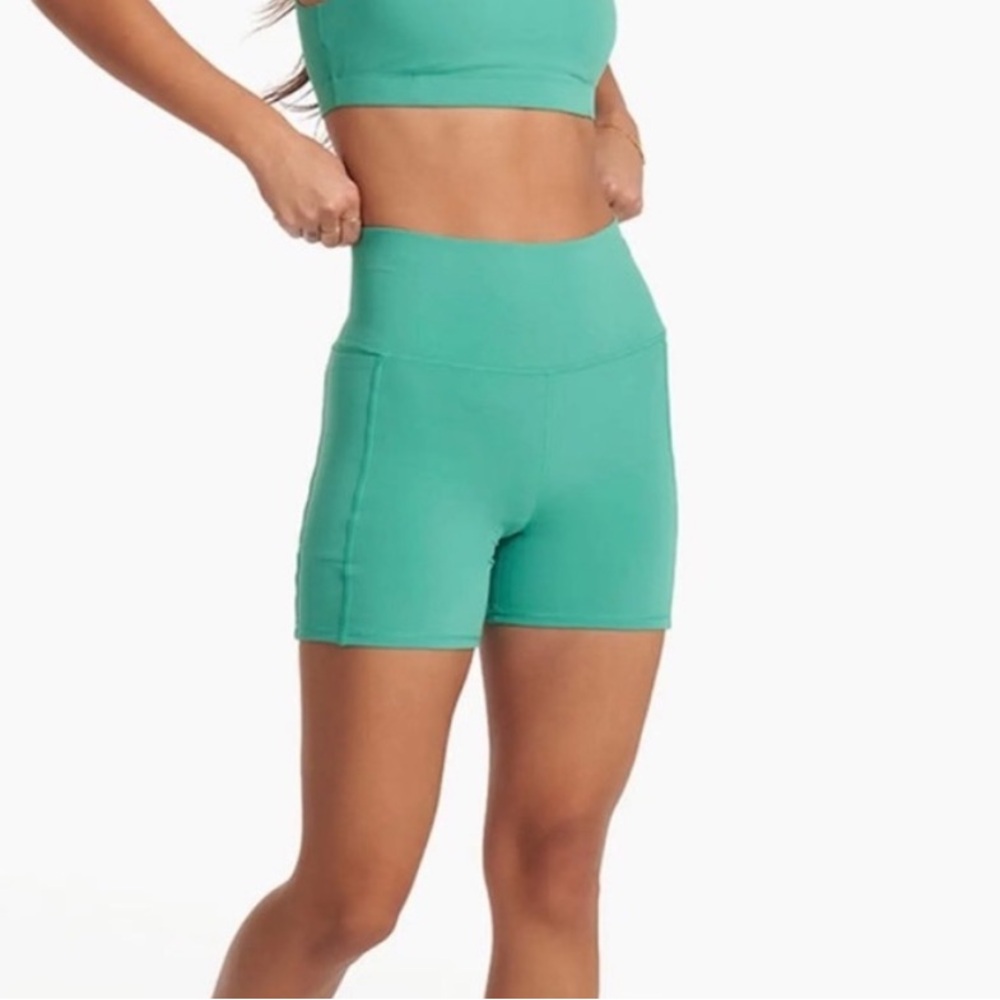 Vuori Studio Pocket Short